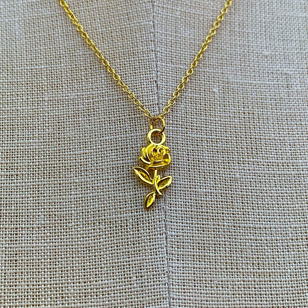 NWT Sterling Silver Plated Chain & Rose Flower Charm Necklace